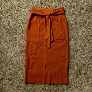 Midi skirt with pockets